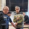 Ein 47 Jahre alter Arzt ist wegen gefährlicher Körperverletzung zu einer Freiheitsstrafe von drei Jahren und zehn Monaten verurteilt worden.