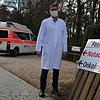 Während der Corona-Krisenhochzeit wurde der Eintritt ins Krankenhaus Sigmaringen streng kontrolliert, wie Professor Dr. Werner Klingler, ...