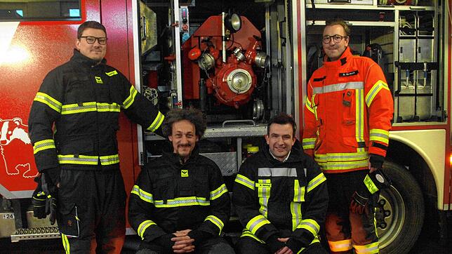 Martin Jankowski (von links), Fabian Sanner, Max Mehring und Nils Nowak gehören zu den Quereinsteigern bei den Feuerwehren in Dachsberg ...