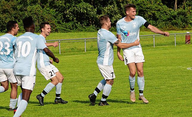 Bild 1: SV Obersäckingen gewinnt gegen den SC Lauchringen mit 2:0 &ndash; und wir haben die Bilder!