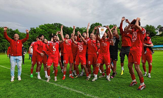 Bild 1: Salem feiert die Meisterschaft! Unsere große Bildergalerie vom dramatischen Landesliga-Finale!