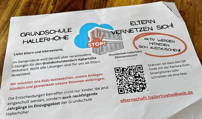 Mit diesem Aushang werben die Eltern für ihre Whatsapp-Gruppe. Sie vermissen eine transparente Kommunikation seitens der Stadt, sagt ...