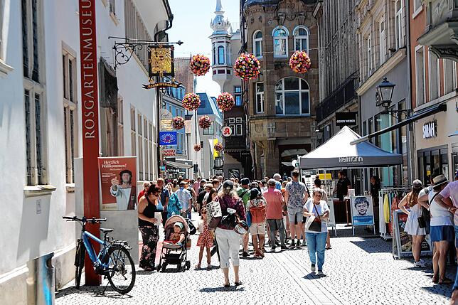 Bild 25: Stöbern in der Altstadt, Action auf dem See und Genuss am Hafen: Bilder vom Wochenende in Konstanz
