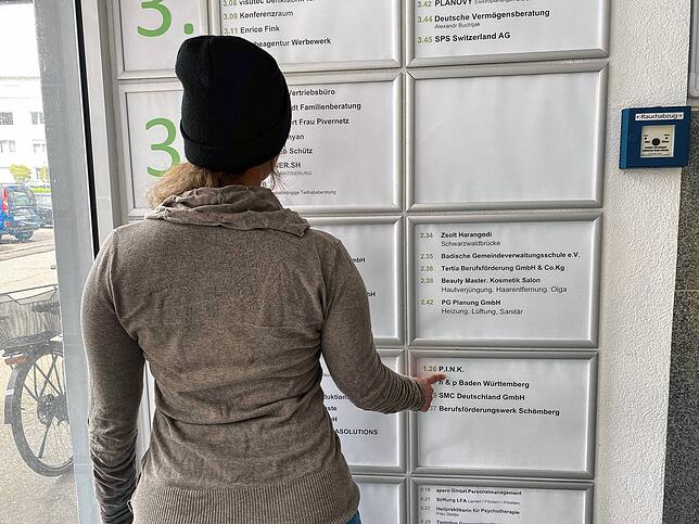 Lisa (46) hat die Beratungsstelle Pink in der Brigach Business Box schon wegen mehrerer Anliegen aufgesucht.