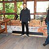 Freuen sich auf die erste Auflage des Kultur-Kuckucks: Rainer (von links) und Moritz Huber mit Thomas Weisser in der historischen ...