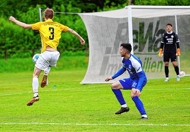 Bild 3: Die besten Bilder der Landesliga-Partie zwischen dem FC Radolfzell und der SG Dettingen-Dingelsdorf