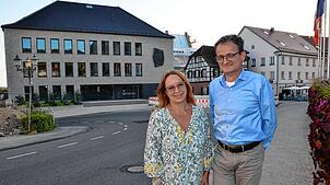 Sabine Gebhardt und Uwe Achilles sprechen über die aus ihrer Sicht erforderlichen Entwicklungsschritte in der Stadt. Trotz großer und ...
