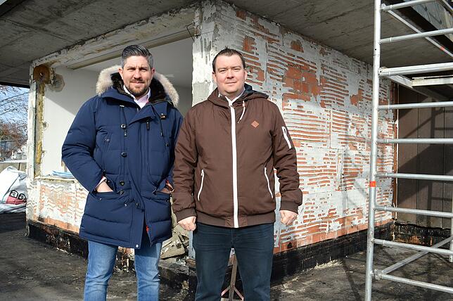 Andreas Strobel (links) und Alexander Stadler betreiben zusammen das neue Hotel Lukullum mit Restaurant und Bar, das im Frühjahr 2022 ...