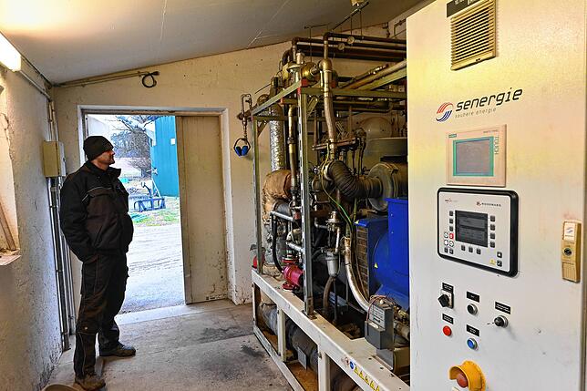 Über diesen Motor wird das Gas in Strom umgewandelt.