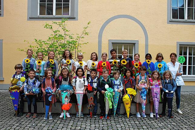 Die Klasse M3 der Stephansschule in Konstanz, zusammen mit Frau Silke Deseyve, die in Vertretung für die Klassenlehrerin Frau Daniela ...