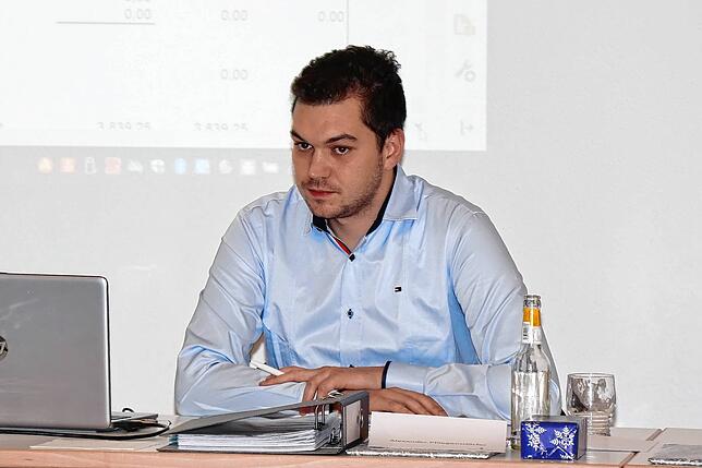 Der Mönchweiler Kämmerer Alexander Pfliegensdörfer bewirbt sich in Wutach als Bürgermeister. Der bislang einzige Kandidat hat wenig mehr ...