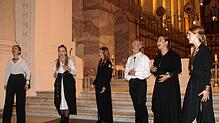 Das sechsköpfige lettische A-cappella-Ensemble Latvian Voices versetzt das Publikum im St. Blasier Dom in Verzückung. Bild: Karin ...