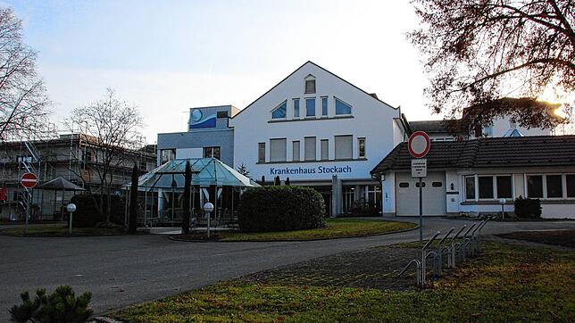 Auch im Stockacher Krankenhaus werden Covid-19-Patienten behandelt. Dort habe man sich zudem bereits auf eine Zunahme der ...