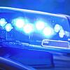 Ein Polizeiauto mit eingeschaltetem Blaulicht (Symbolbild). Am Hochrhein hatten die Einsatzkräfte rund um Silvester und Neujahr einiges ...