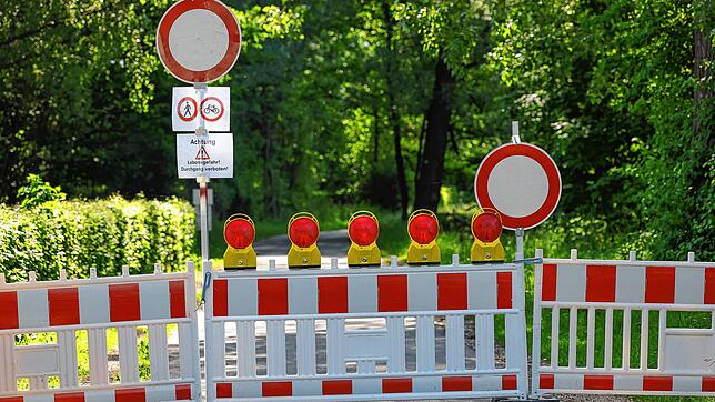 Durchfahrt vorerst nicht möglich: Der Radweg zwischen Moos und Iznang ist nach dem tödlichen Unglück aus Sicherheitsgründen gesperrt worden.
