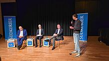 SÜDKURIER-Podium zur Oberbürgermeister-Wahl mit den Kandidaten Martin Hahn (ganz links) und Jan Zeitler. Rechts im Bild Maximilian ...