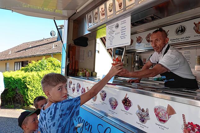 Bild 1: Egg schlemmt – Internationales Food Festival lockt viele Besucher an
