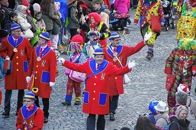 Bild 9: Bilder vom großen Kinderumzug in VS-Villingen am Schmotzigen &ndash; Teil 2