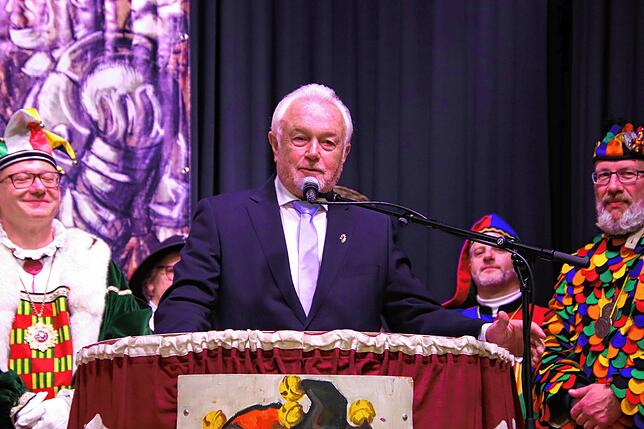 Bild 19: Der Beklagte ist da: Feierlicher Empfang für Wolfgang Kubicki im Bürgerhaus
