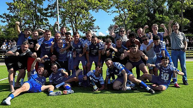 Nach sechs Jahren wieder da: Der SV Weil II holte sich vorzeitig den Titel in der Kreisliga A, West und steht mit der SG ...