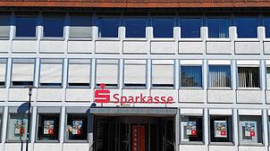 Mehrfach hat die Sparkasse in der Auseinandersetzung mit Ex-Vorstandsmitglied Carsten Knaus Fristverlängerungen beantragt.