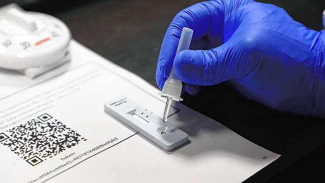 Die kostenlosen Schnelltests sind stark nachgefragt. Termine sind zum Teil bis weit über Ostern hinaus vergeben.