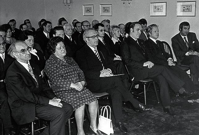 Bereits Landesinnenminister, kam Karl Schiess (Dritter von links) 1973 zurück an seine alte Wirkungsstätte, von 1956 bis zu dessen ...