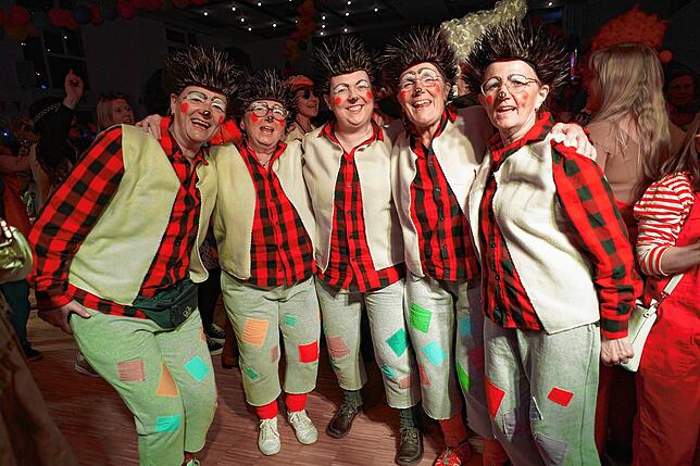 Bild 14: Frauen außer Rand und Band