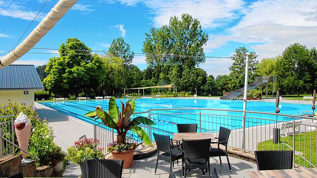 Seit 70 Jahren existiert das Waldshuter Freibad, am 28. Mai 2022 wurde die sanierte Anlage in Betrieb genommen. Dies ist der ...