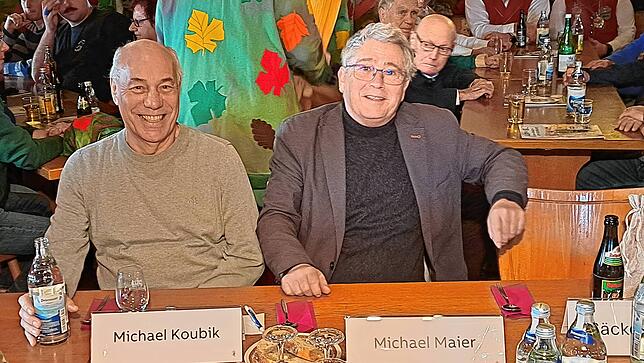 War der Bürgermeister Alexander Guhl wirklich krank oder hat er sich gedrückt? Auf jeden Fall hat er Ersatz geschickt und trotz Wasser ...