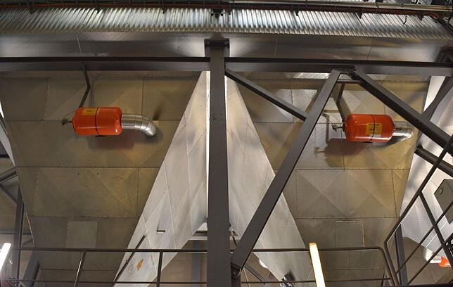 Bild 6: Die Reste von tausenden Feuerwerkskörpern landen mit dem Konstanzer Müll in einer Verbrennungsanlage in der Schweiz. Aber ist das eine saubere Sache, wenn unser Müll verbrannt wird?