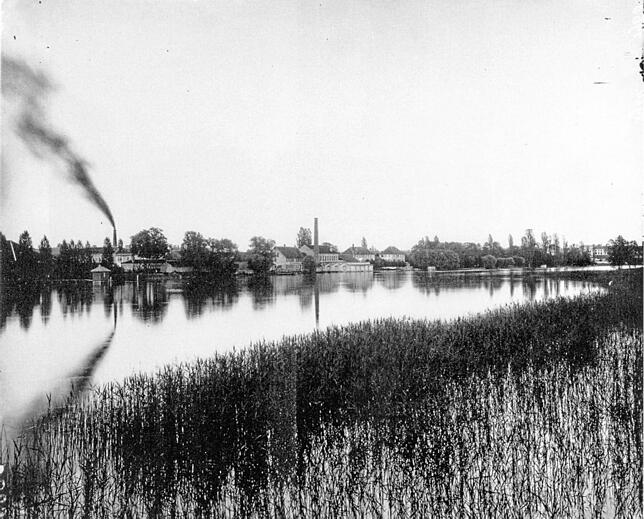 Am rechtsrheinischen Ufer siedelten sich im 19. Jahrhunderten verschiedene Industrieunternehmen an, darunter Herosé. Eigen Wolf hat dies ...