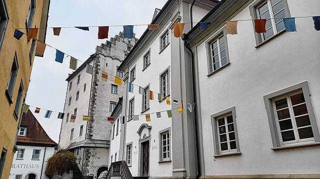 Das Bischofschloss inmitten der Altstadt ist das Wahrzeichen Markdorfs. Die Stadt möchte das Schloss verkaufen, ein Investor müsste das ...