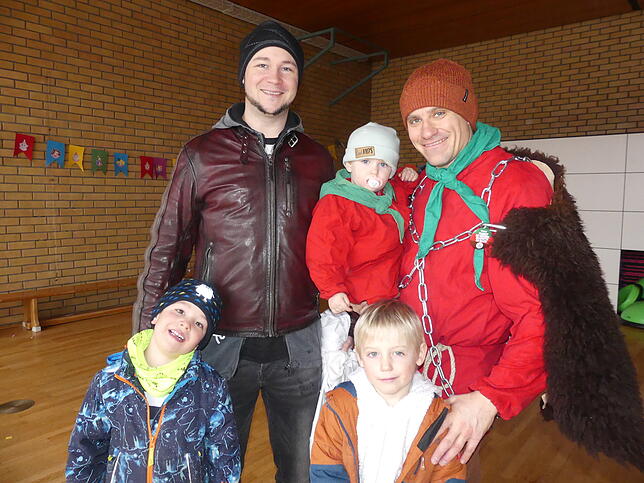Bild 1: Rathaussturm in Ahausen: Die beeindruckendsten Bilder des Fasnacht-Spektakels in 2025