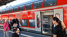 Am Mittwoch, 14. Juni, um 16.50 Uhr stehen bei der Schwarzwaldbahn auf Gleis 2 in Villingen die Türen für die Passagiere in Richtung ...