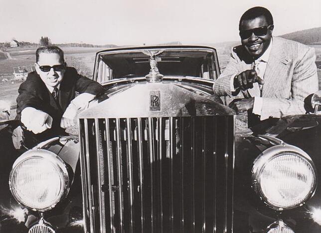 Lassen es krachen mit Rolls und Gloria: Hans Georg Brunner-Schwer und Oscar Peterson auf einer ihrer Schwarzwald-Touren.