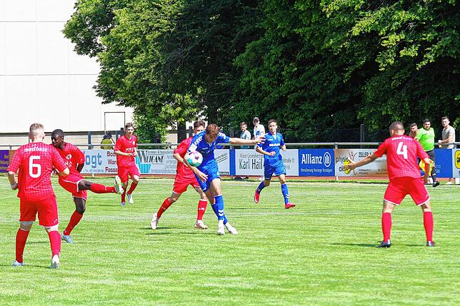 Bild 25: Nachwuchs des SC Freiburg verliert Testspiel in Jestetten &ndash; und wir haben Bilder!