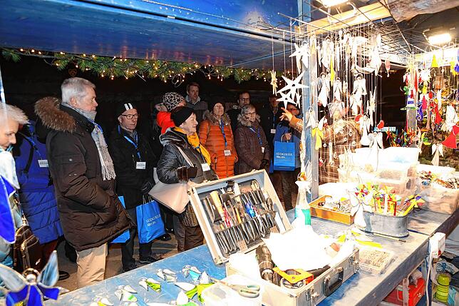 Bild 9: Die erste Tasse Glühwein für SÜDKURIER-Leser &ndash; Hier gibt&lsquo;s die Fotos vom Konstanzer Weihnachtsmarkt