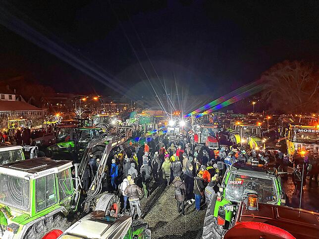 Bild 10: Landwirte haben genug: Alle Bilder von der Traktor-Protestfahrt durch Stockach