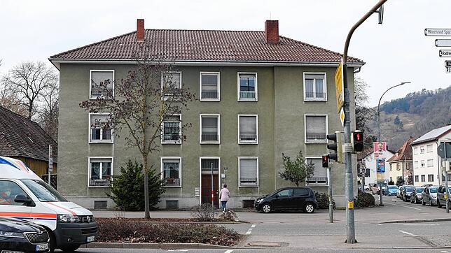 Dieses Haus an der Schaffhauser Straße, Ecke Hauptstraße, soll im Herbst 2022 abgerissen werden.