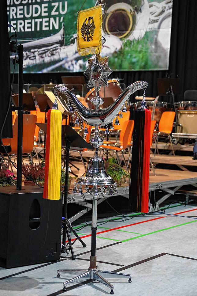 Bild 6: Volle Zuschauerreihen und gute Laune: Bilder vom Benefizkonzert mit dem Heeresmusikcorps