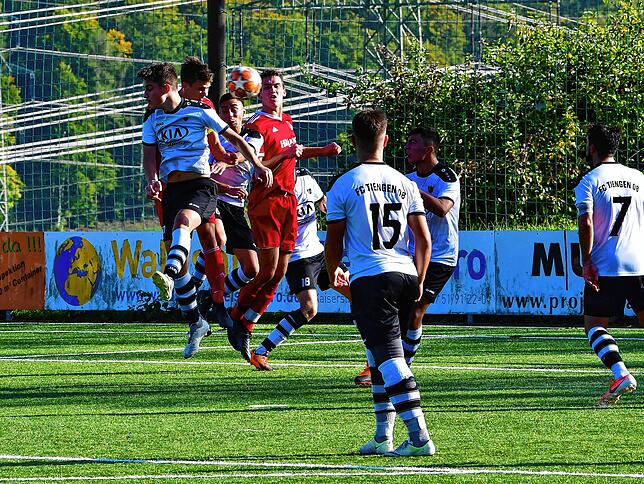 Bild 10: FC RW Weilheim setzt sich im Derby mit 5:3 gegen den FC Tiengen 08 durch &ndash; und wir haben Bilder!