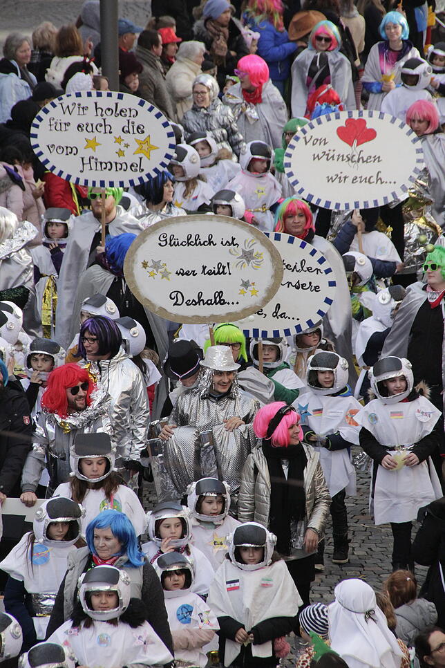 Bild 16: Bilder vom großen Kinderumzug in VS-Villingen am Schmotzigen &ndash; Teil 1