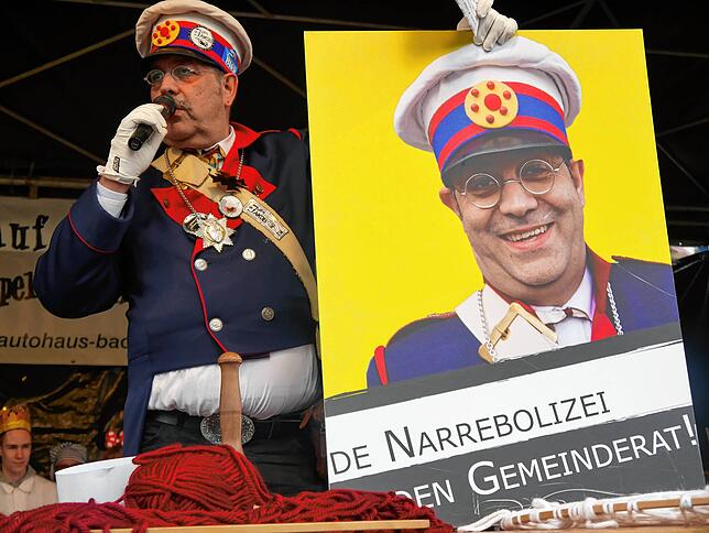 Bild 20: Jetzt haben die Poppele das Sagen: Die besten Bilder vom Rathaussturm in Singen