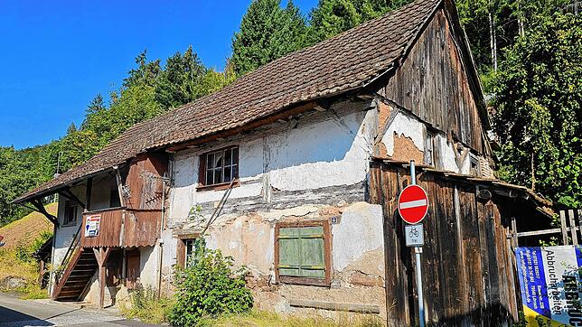 Das kleine Häuschen am Moosmattweg in Hausen mit der ehemaligen Schuhmacher-Werkstatt im Nebengebäude rechts daneben steht seit vielen ...