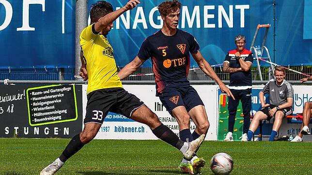 Neuer Verein: Der Jestetter Marek Bleise (rechts) wechselte zur neuen Saison aus dem Nachwuchs des SC Freiburg zum Oberligisten 1. FC ...