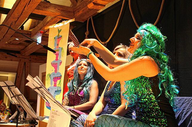 Bild 7: Bilder von der Markdorfer Frauenfasnet