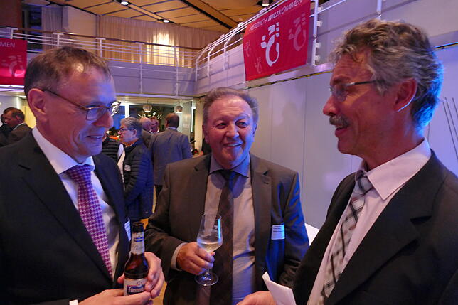 Im Gespräch: OB Klaus Eberhardt, Paul Renz und Dieter Meier (von links).