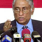 Tod im Swimmingpool: Lakshman Kadirgamar war von 1994 bis 2001 und von 2004 bis zu seinem Tod Außenminister von Sri Lanka. Der Jurist ...