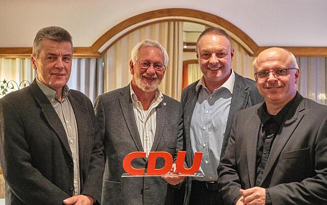 Die CDU-Kandidaten für den Kreistag: Martin Matt, Paul Erhart, Stefan Tussing und Johannes Mulflur (von links). Nicht im Bild : ...